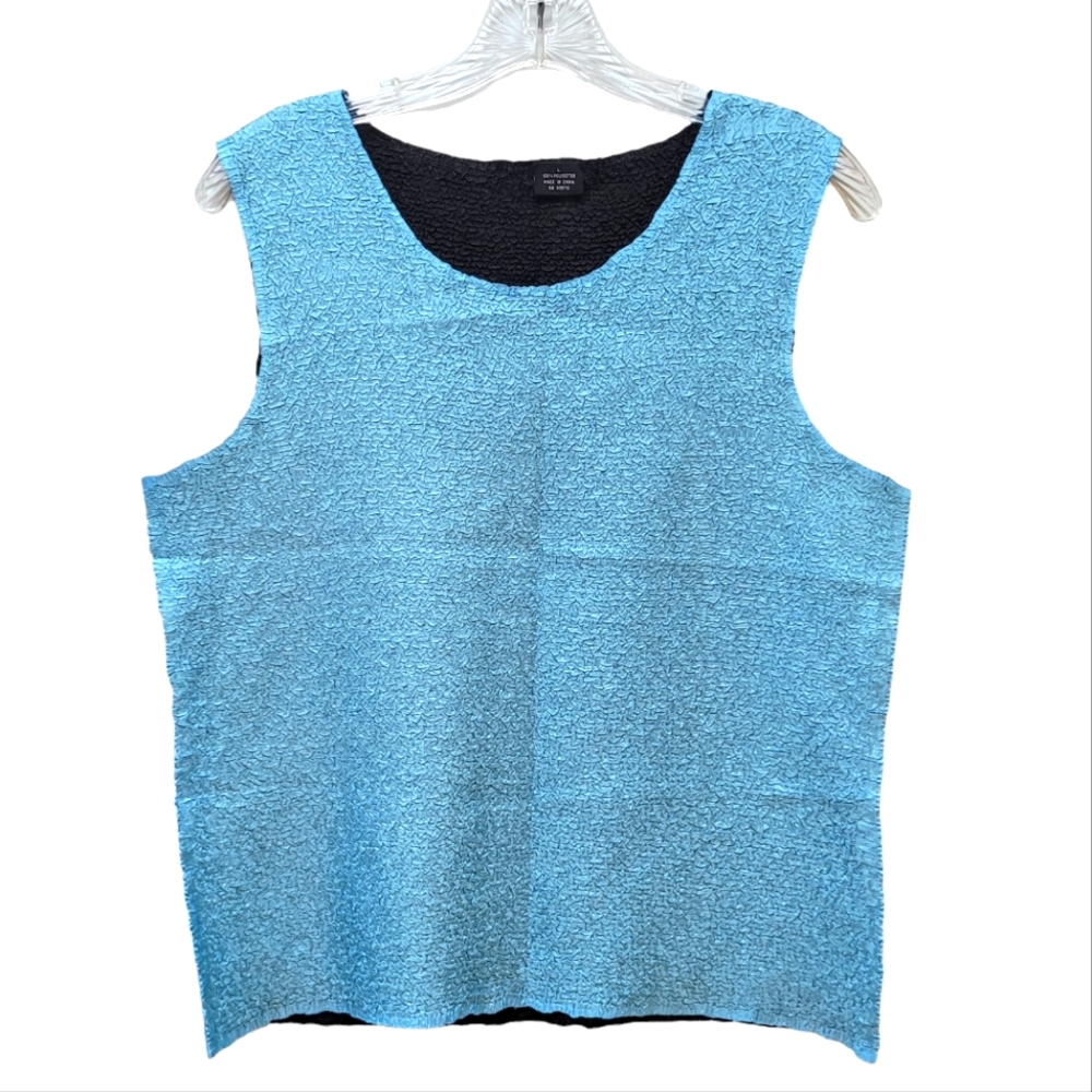 ITSU | Blue and Black Sleeveless Crinkle Top, Sz. L